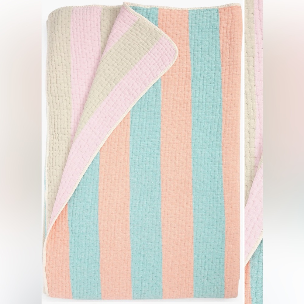 Dusen Dusen warm stripe matelasse coverlet